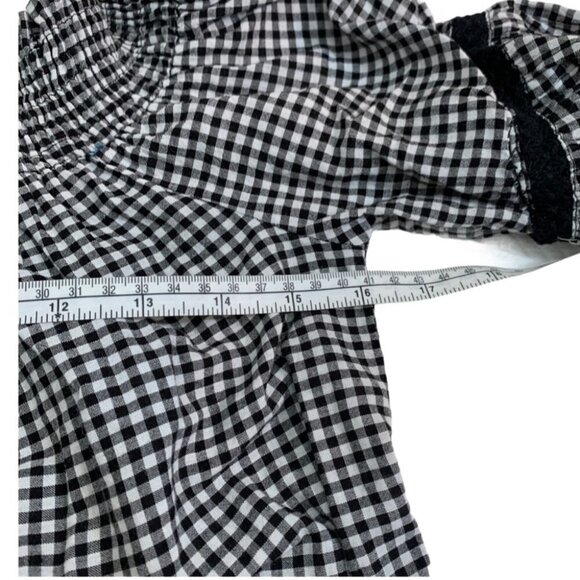 𝅺off the Shoulder♠️Black/White GinghamTop Lace Hem Sz S - Picture 4 of 6